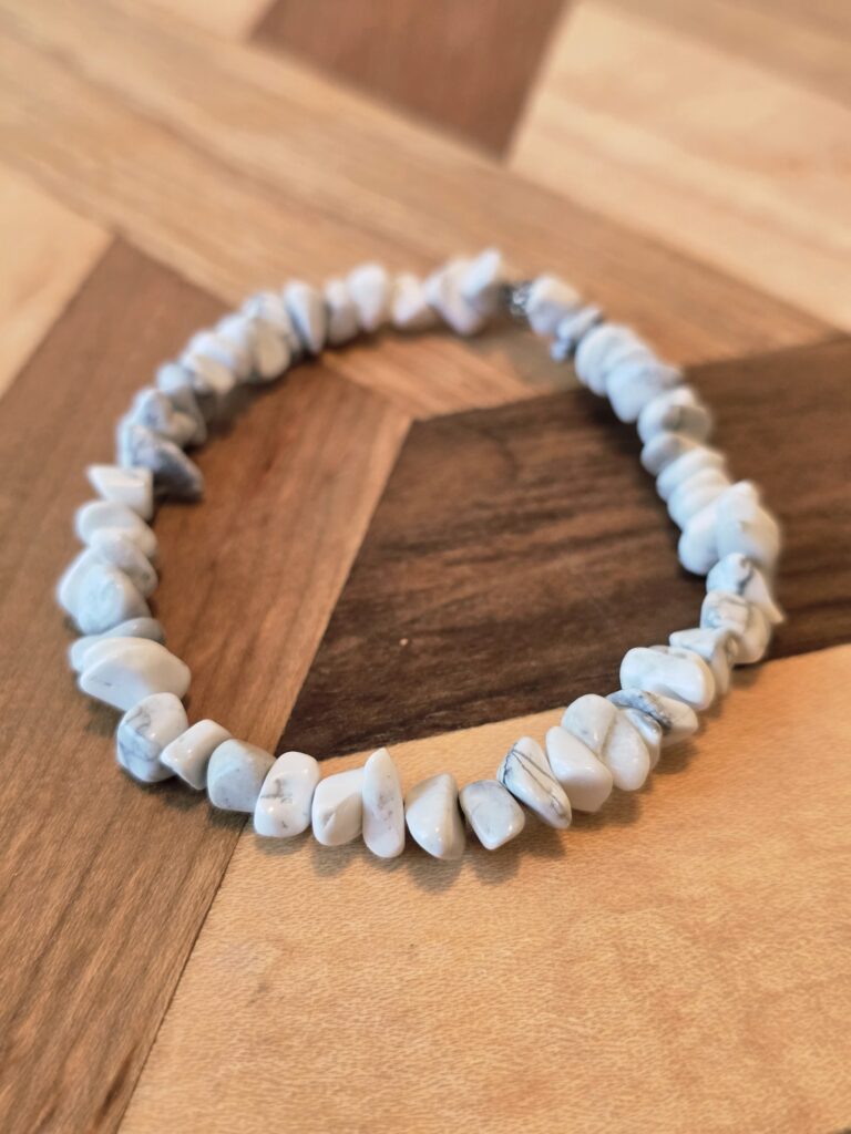 Howlite chip stretch bracelet