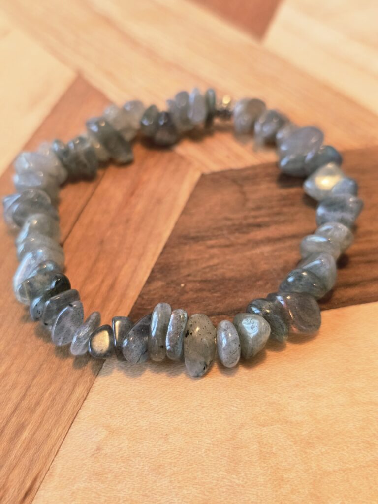 Labradorite chip stretch bracelet