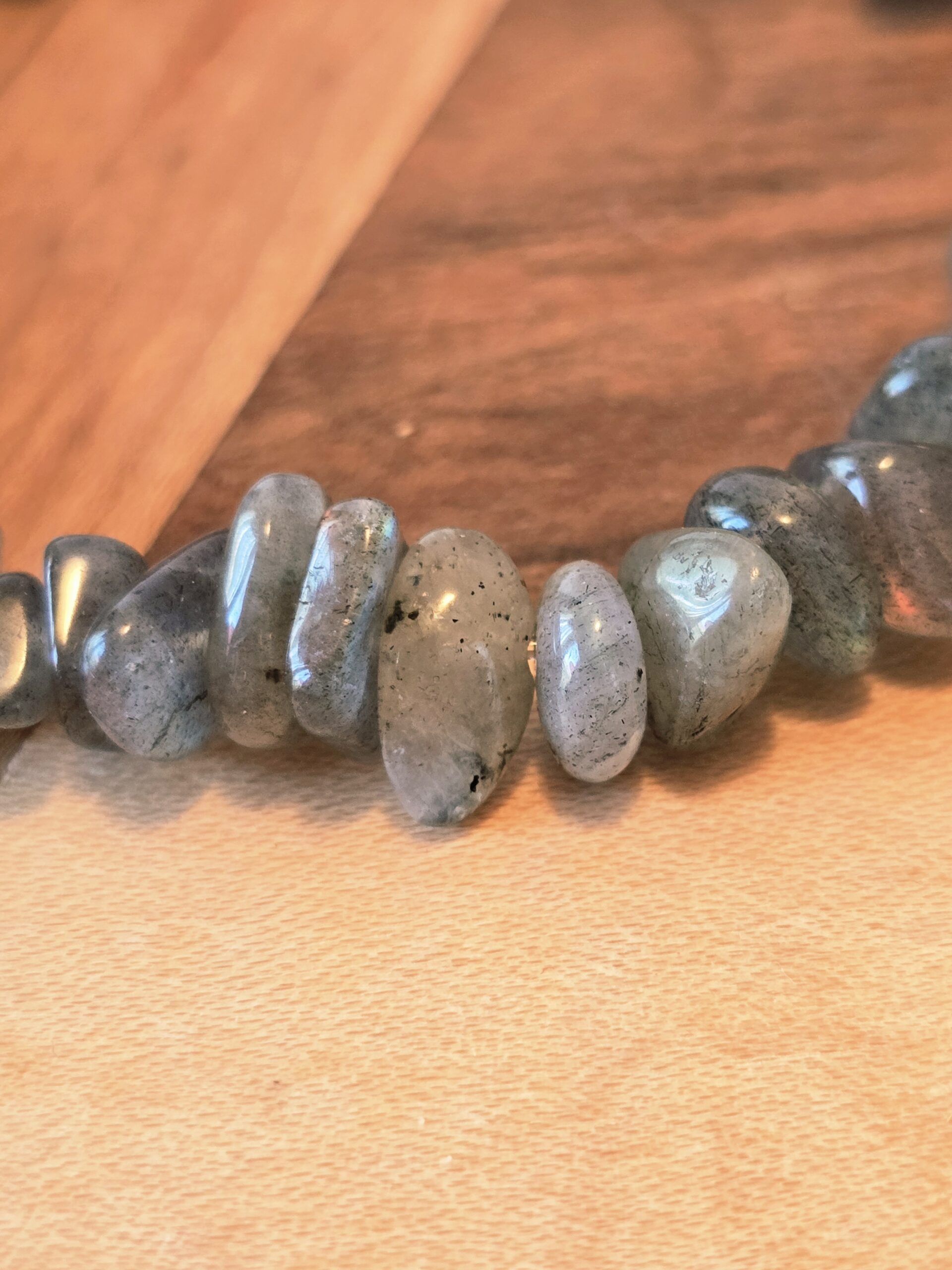 Labradorite chip stretch bracelet - Image 3
